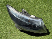 Laden Sie das Bild in den Galerie-Viewer, Frontscheinwerfer Mercedes-Benz Vito W447 A4479067800 Rechts Headlight SCH9252487479pa