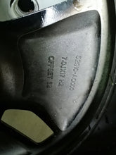 Load image into Gallery viewer, 1x Alufelge 17 Zoll 7.0&quot; 5x114.3 52ET Schwarz 52910-AO000 Kia Niro Rim Wheel