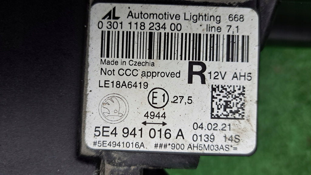 Frontscheinwerfer Skoda Octavia 5E4941016A LED Rechts Scheinwerfer Headlight SCH6009782959di