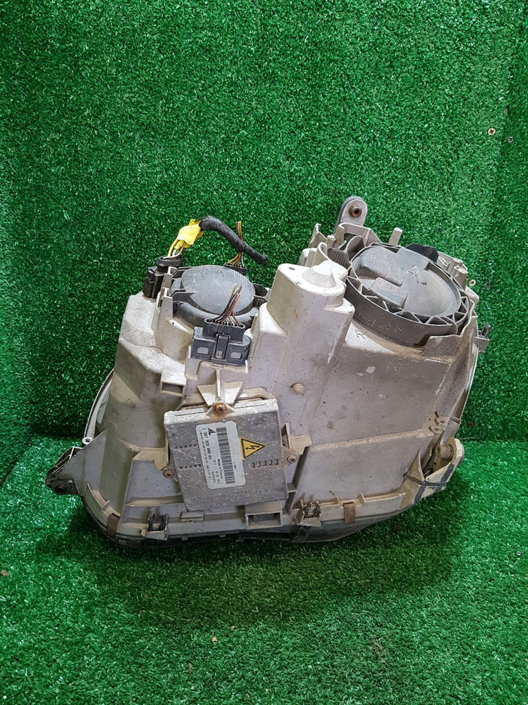 Frontscheinwerfer Mercedes-Benz W203 0301166276XXX 1307329088 Xenon Rechts SCH1037054565sd