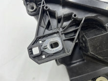 Laden Sie das Bild in den Galerie-Viewer, Frontscheinwerfer Mercedes-Benz W176 A1768201161 Xenon Links Headlight SCH9797709941tv