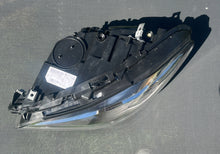 Laden Sie das Bild in den Galerie-Viewer, Frontscheinwerfer BMW 5 F10 7343911-08 Bi-Xenon Links Scheinwerfer Headlight SCH8358240767ru