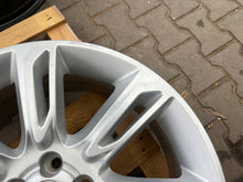 Laden Sie das Bild in den Galerie-Viewer, 1x Alufelge 19 Zoll 5x108 GJ321007BB Land Rover Evoque Rim Wheel FEL1841616278ly