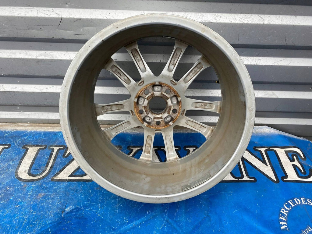 1x Alufelge 18 Zoll 8V0601025R Audi A3 Rim Wheel