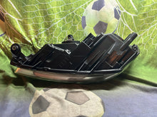 Load image into Gallery viewer, Frontscheinwerfer Skoda Fabia II WER55 Rechts Scheinwerfer Headlight SCH1038608828di