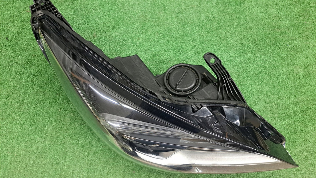 Frontscheinwerfer Opel Astra 39047199 LED Rechts Scheinwerfer Headlight