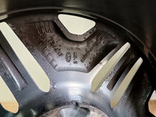 Load image into Gallery viewer, 1x Alufelge 17 Zoll 7.0&quot; 5x114.3 50ET 52910-A8610 Kia Rim Wheel