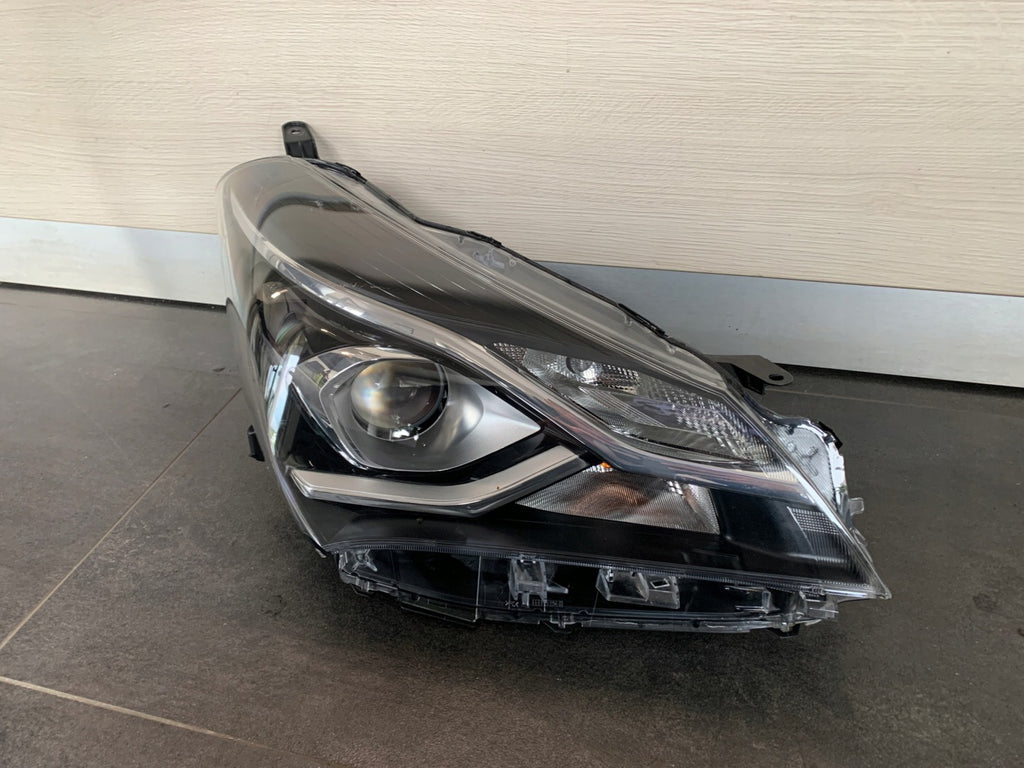Frontscheinwerfer Toyota Yaris Rechts Scheinwerfer Headlight SCH5504650281wc