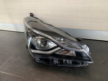 Load image into Gallery viewer, Frontscheinwerfer Toyota Yaris Rechts Scheinwerfer Headlight SCH5504650281wc