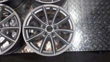 Laden Sie das Bild in den Galerie-Viewer, 4x Alufelge 17 Zoll 7.5" 5x120 52ET 6856061 BMW F39 F48 Rim Wheel FEL6416895070mt