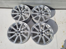 Laden Sie das Bild in den Galerie-Viewer, 4x Alufelge 17 Zoll 7.5" 5x112 51ET Silber 8V0601025DM Audi A3 Rim Wheel FEL3482554278ym