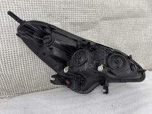 Laden Sie das Bild in den Galerie-Viewer, Frontscheinwerfer Opel Corsa A E 39108222 Links Scheinwerfer Headlight SCH9929158334zd