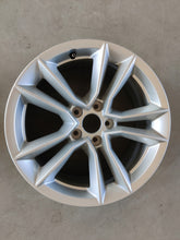 Load image into Gallery viewer, 1x Alufelge 17 Zoll 7.5&quot; 5x112 29ET Glanz Silber 8W0601025AG Audi B9 Rim Wheel