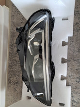 Laden Sie das Bild in den Galerie-Viewer, Frontscheinwerfer Opel 39 869-121OPEL LED Rechts Scheinwerfer Headlight