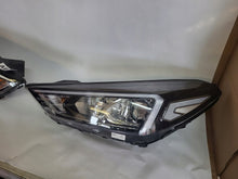 Laden Sie das Bild in den Galerie-Viewer, Frontscheinwerfer Hyundai Tucson 92101 D7600 Links Scheinwerfer Headlight