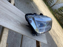 Load image into Gallery viewer, Frontscheinwerfer Man Tge Crafter 7C1941036F Rechts Scheinwerfer Headlight SCH3390884347lo