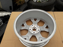 Load image into Gallery viewer, 1x Alufelge 17 Zoll 7.0" 5x114.3 40ET 403008932 Renault Rim Wheel FEL4528729432ce