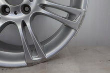 Laden Sie das Bild in den Galerie-Viewer, 1x Alufelge 18 Zoll 8.0&quot; 5x120 30ET Glanz Silber 6790173 BMW 1 Rim Wheel
