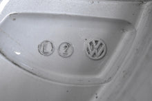 Load image into Gallery viewer, 1x Alufelge 17 Zoll 6.5&quot; 5x112 46ET Glanz Silber 5H0601025B VW Golf Rim Wheel