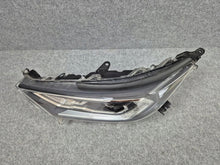 Laden Sie das Bild in den Galerie-Viewer, Frontscheinwerfer Toyota Rav V 4 LED Links Scheinwerfer Headlight SCH5264384814ds