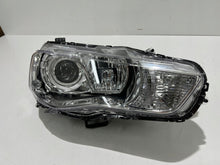 Laden Sie das Bild in den Galerie-Viewer, Frontscheinwerfer Mitsubishi Outlander II 8301C594 Xenon Rechts Headlight