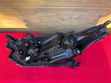 Laden Sie das Bild in den Galerie-Viewer, Frontscheinwerfer Toyota Yaris Rechts Scheinwerfer Headlight SCH8324935108np