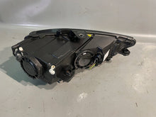 Laden Sie das Bild in den Galerie-Viewer, Frontscheinwerfer Audi A3 8V0941005 Xenon Links Scheinwerfer Headlight SCH9946013606rh
