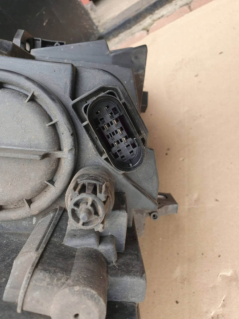 Frontscheinwerfer Mercedes-Benz Cla X117 C117 A1178200561 Links Headlight SCH4521208210gj