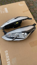 Laden Sie das Bild in den Galerie-Viewer, Frontscheinwerfer Ford Fiesta H1BB-13W029-AD H1BB-13W030-AD Rechts oder Links SCH9663208604ft