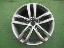 Laden Sie das Bild in den Galerie-Viewer, 1x Alufelge 18 Zoll 7.5&quot; 5x112 51ET Glanz Grau 5G0601025AF VW Golf Rim Wheel