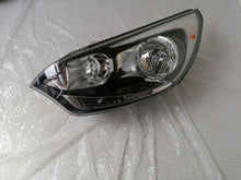 Load image into Gallery viewer, Frontscheinwerfer Kia Rio 92101-1WXXX Links Scheinwerfer Headlight