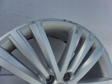 Laden Sie das Bild in den Galerie-Viewer, 1x Alufelge 19 Zoll 8.0" 5x112 44ET 3V0601025 Mg Superb Rim Wheel FEL9155070713iz