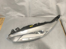 Laden Sie das Bild in den Galerie-Viewer, Frontscheinwerfer Ford Fiesta I Links Scheinwerfer Headlight SCH3387348861zd