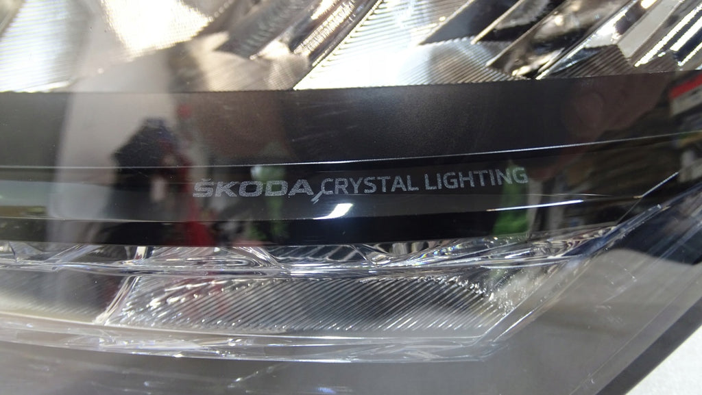 Frontscheinwerfer Skoda Fabia IV 6VB941015 LED Ein Stück (Rechts oder Links) SCH4318953102qy