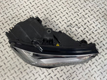 Laden Sie das Bild in den Galerie-Viewer, Frontscheinwerfer Audi A3 8V0941006AF Rechts Scheinwerfer Headlight SCH1369786073xh