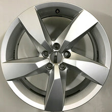 Load image into Gallery viewer, 1x Alufelge 17 Zoll 6.5" 5x112 39ET Glanz Silber 2GM601025 VW T-Cross Rim Wheel FEL1738404268lq