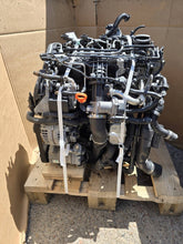 Load image into Gallery viewer, Motor Seat Skoda VW CAYC 1.6 TDI 105PS 77kW 127TKm 2010 Diesel Engine Komplett