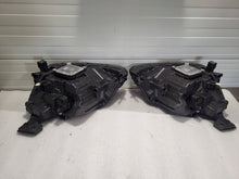 Laden Sie das Bild in den Galerie-Viewer, Frontscheinwerfer Renault 5 260105980R Ein Satz Scheinwerfer Headlight SCH6117608696fv