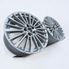 Load image into Gallery viewer, 1x Alufelge 18 Zoll 8.0&quot; 5x112 39ET Glanz Silber 4K0601025 Audi Rim Wheel