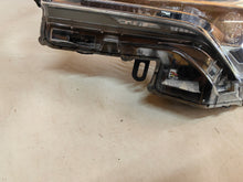 Laden Sie das Bild in den Galerie-Viewer, Frontscheinwerfer Toyota 81150-F4031 LED Links Scheinwerfer Headlight