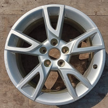 Load image into Gallery viewer, 1x Alufelge 17 Zoll 6.5&quot; 5x112 33ET Glanz Silber 8U0071493 Audi Q3 Rim Wheel