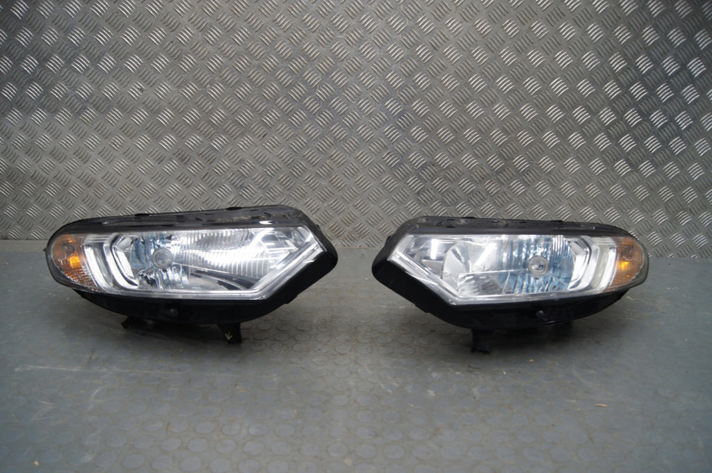 Frontscheinwerfer Ford Ecosport CN1513W030BH Ein Satz Scheinwerfer Headlight SCH9922125979qy