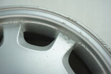 Laden Sie das Bild in den Galerie-Viewer, 1x Alufelge 16 Zoll 7.0&quot; 5x108 49ET 8623855 Volvo Rim Wheel