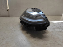 Laden Sie das Bild in den Galerie-Viewer, Frontscheinwerfer Tesla Model 3 1077376-50-B Full LED Rechts Headlight