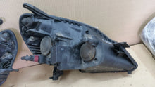 Laden Sie das Bild in den Galerie-Viewer, Frontscheinwerfer Opel Zafira B 13260845 Ein Satz Scheinwerfer Headlight