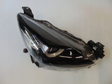 Laden Sie das Bild in den Galerie-Viewer, Frontscheinwerfer Mazda II D43N-51030 LED Rechts Scheinwerfer Headlight