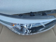 Laden Sie das Bild in den Galerie-Viewer, Frontscheinwerfer Kia Ceed 92102-12220 Rechts Scheinwerfer Headlight SCH4991773440rv