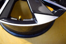 Laden Sie das Bild in den Galerie-Viewer, 1x Alufelge 17 Zoll 7.5&quot; 5x108 44ET Glanz Graphit 9835057580 Mg Iii Rim Wheel