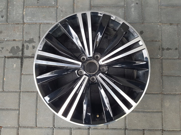 1x Alufelge 18 Zoll 7.0" 5x112 43ET Glanz Schwarz 5NA601025A VW Tiguan Rim Wheel FEL1845290039cu