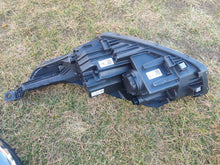 Laden Sie das Bild in den Galerie-Viewer, Frontscheinwerfer Kia Ceed 92102-J7500 Rechts Scheinwerfer Headlight SCH4706465352kl